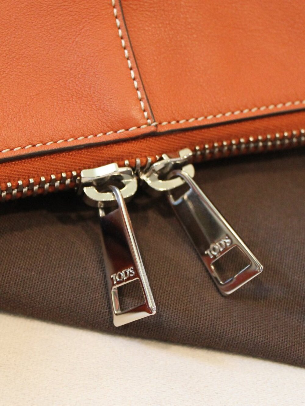 Tod's Di Swing small bag in EUC - Picture 5 of 14